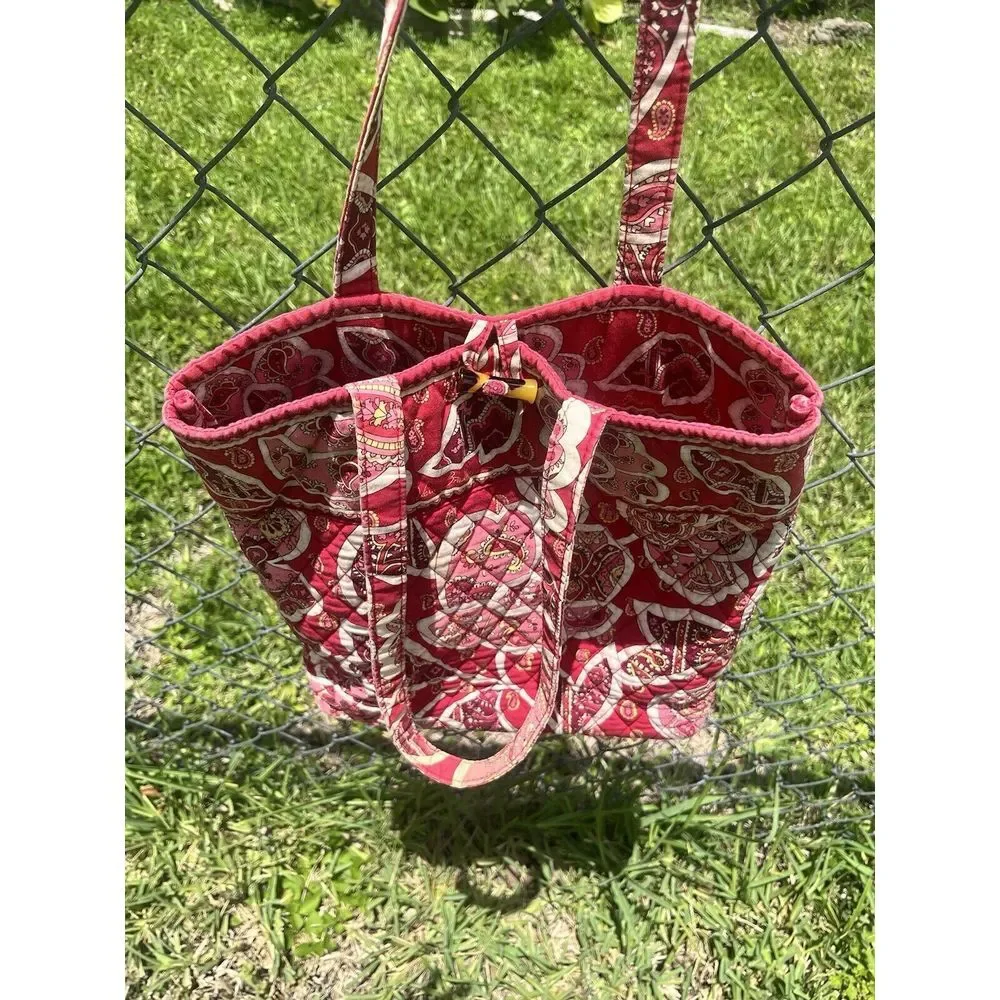 Vera Bradley Rosy Poises Shoulder Bag‎ Quilted Coastal Grandma Cottagecore Retro